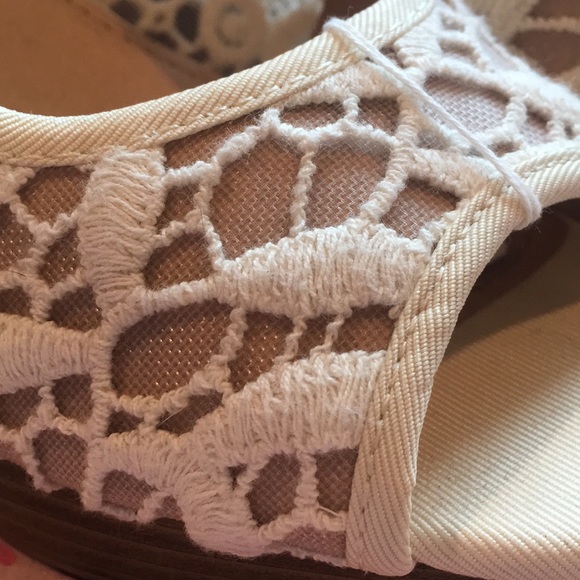 BRAND NEW wedges - Picture 2 of 4